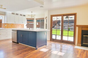 19830 Terri Dr in Santa Clarita, CA - Building Photo