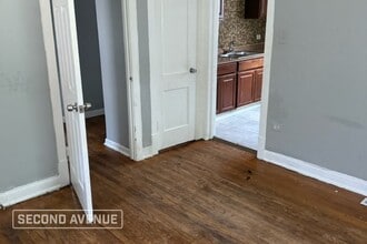 9320 S Saginaw Ave in Chicago, IL - Building Photo - Building Photo