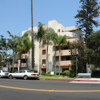 1047 4th St Apartamentos