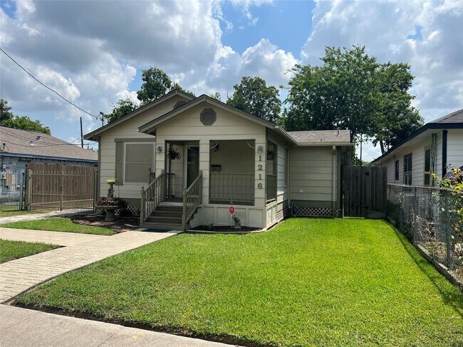 1216 Northwood St in Houston, TX - Building Photo - Building Photo