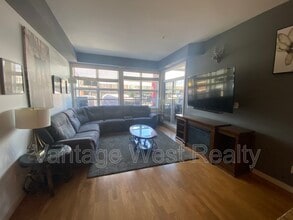1331 Ellis St in Kelowna, BC - Building Photo - Building Photo