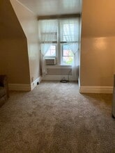 1304 Ridge Ave, Unit 3rd floor in Coraopolis, PA - Building Photo - Building Photo