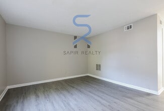 2719 Greystone Ct in Austell, GA - Building Photo - Building Photo