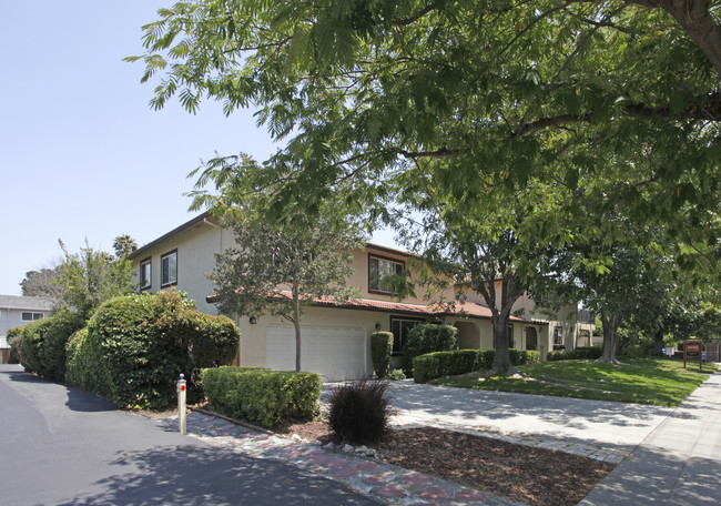 625-627 W Homestead Rd in Sunnyvale, CA - Foto de edificio - Building Photo