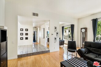2041 Roscomare Rd in Los Angeles, CA - Building Photo - Building Photo