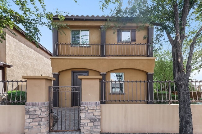 property at 2009 E Heartwood Ln