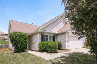 352 Averasboro Dr in Clayton, NC - Foto de edificio - Building Photo