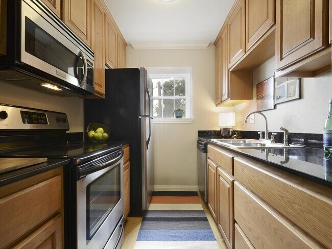 property at 900 S Lamar Blvd