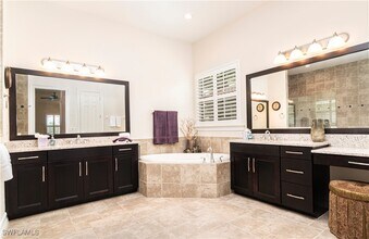 9287 Chiasso Cove Ct in Naples, FL - Building Photo - Building Photo