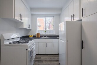 4840 Édouard-Montpetit Boul in Montréal, QC - Building Photo - Building Photo