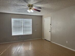 825 Quetzal St in Corpus Christi, TX - Building Photo - Building Photo