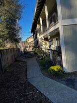 618 Center St in Healdsburg, CA - Building Photo