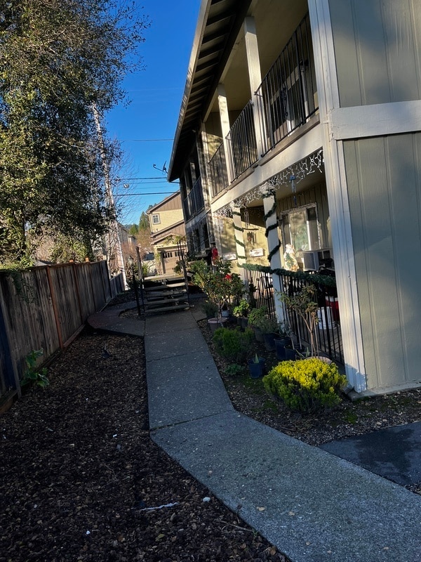 property at 618 Center St