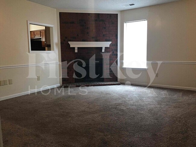 3926 Oak Branch Cir W in Memphis, TN - Foto de edificio - Building Photo