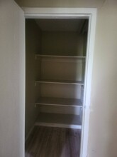 13945 Superior Rd, Unit 8G in East Cleveland, OH - Building Photo - Building Photo