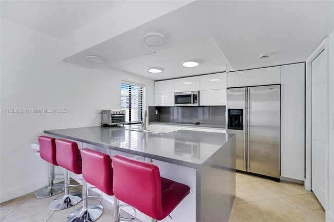 8236 NW 8th St in Miami, FL - Building Photo - Building Photo