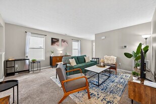 2024 Shadow Creek Blvd in Columbus, IN - Building Photo