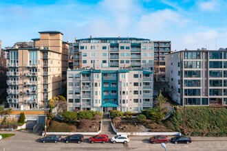 420 Melrose Ave E in Seattle, WA - Building Photo - Building Photo