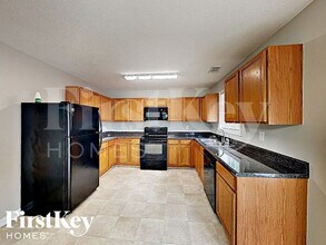 7053 Bowie Dr in Stonecrest, GA - Building Photo - Building Photo