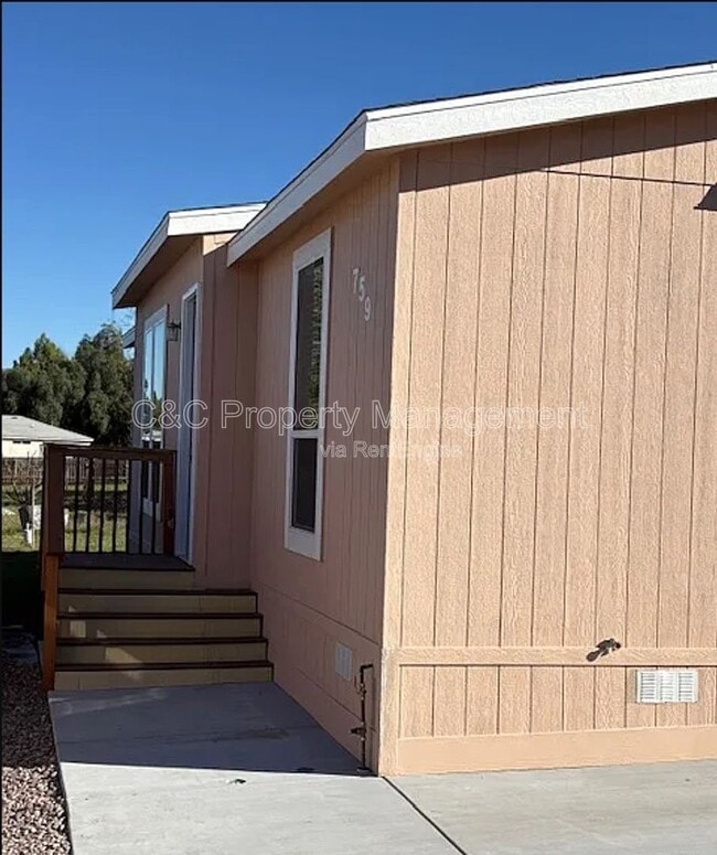 property at 759 W Chase Ave