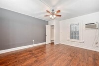 4011 Artdale St photo'