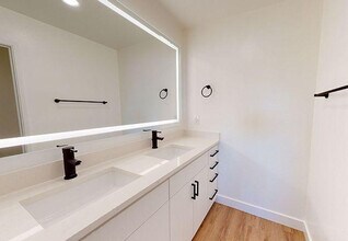20200 Lucille Ave in Cupertino, CA - Building Photo - Building Photo