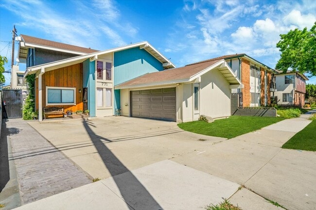 771 Newport Ave, Unit 3