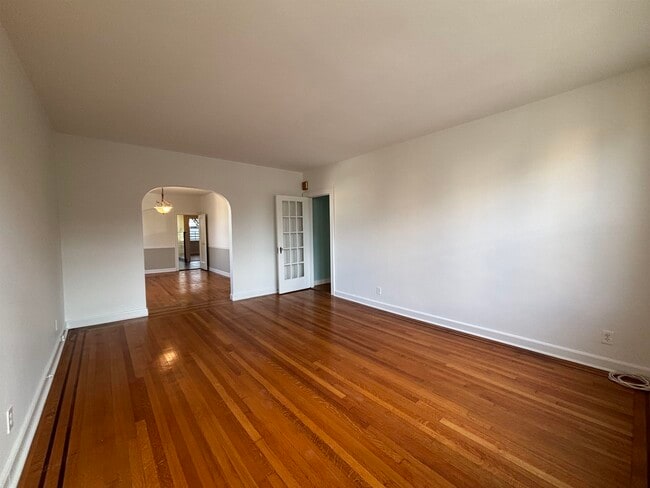 786 Avenue C in Bayonne, NJ - Building Photo - Building Photo