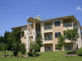 2320 Gracy Farms Ln in Austin, TX - Building Photo