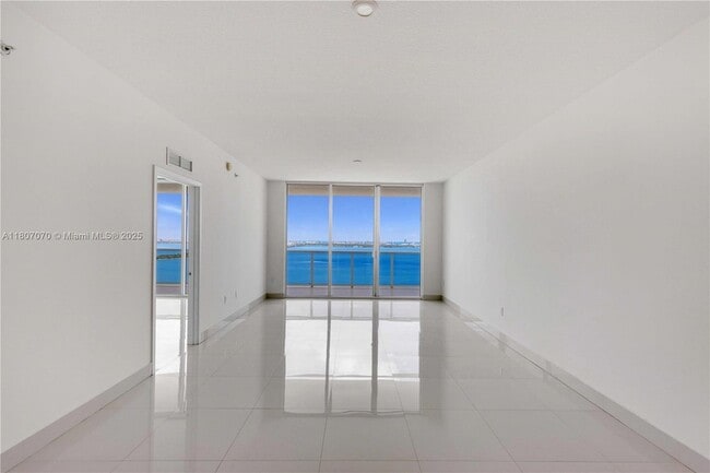 600 NE 27th St, Unit 3102 in Miami, FL - Building Photo - Building Photo