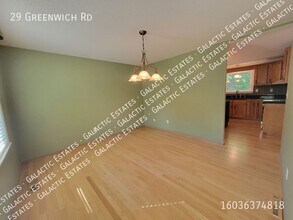 29 Greenwich Rd in Litchfield, NH - Building Photo - Building Photo