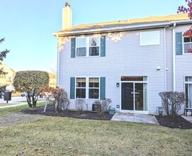 2927 Falling Waters Ln in Lindenhurst, IL - Building Photo - Building Photo