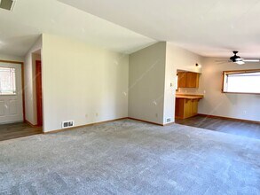 60636 River Bend Dr in Bend, OR - Building Photo - Building Photo