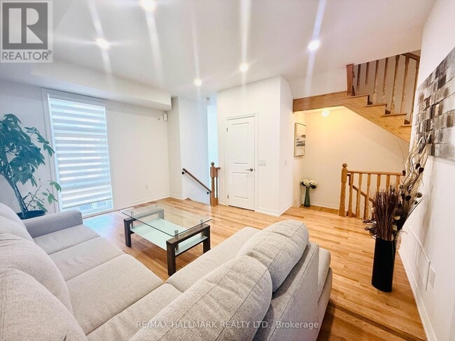 63 Puisaya Dr in Richmond Hill, ON - Building Photo - Building Photo