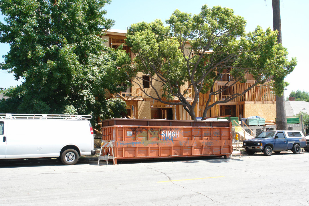 536-542 E Angeleno Ave in Burbank, CA - Building Photo