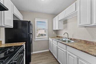 2502 Avenue L in Galveston, TX - Building Photo - Building Photo