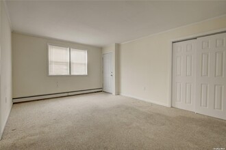 52 Maryland Ave in Long Beach, NY - Building Photo - Building Photo