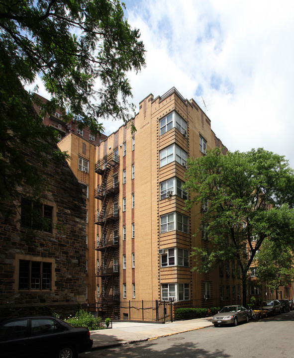 Rose Court in New York, NY - Building Photo