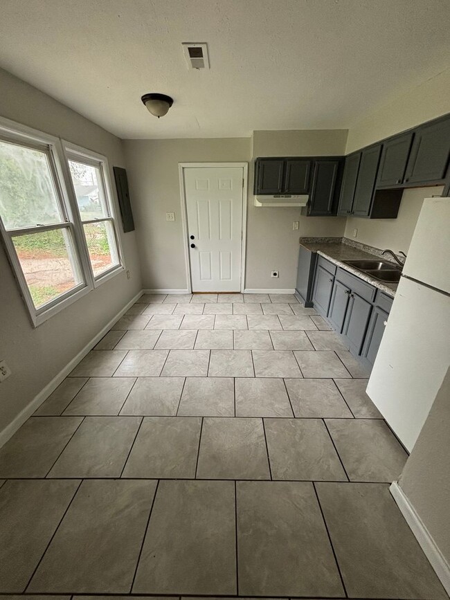 14 Delores Dr in Sauget, IL - Building Photo - Building Photo