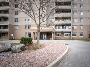 25 Westwood Ct in Kawartha Lakes, ON - Building Photo - Building Photo