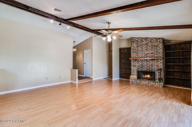103 Pinion Cir in Lafayette, LA - Building Photo - Building Photo