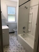 122 Greydon Ave, Unit 2 Bedroom duplex in Mckees Rocks, PA - Building Photo - Building Photo