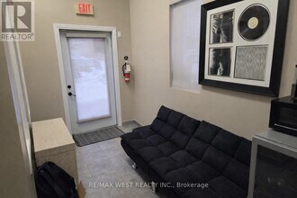 33 S Station St in Toronto, ON - Building Photo - Building Photo