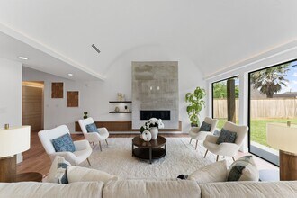 6711 Housman in Houston, TX - Building Photo - Building Photo