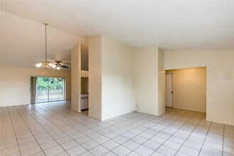 504 Vannell St in Port Charlotte, FL - Building Photo - Building Photo