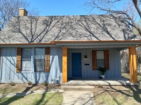 2118 W 3rd Ave in Corsicana, TX - Building Photo