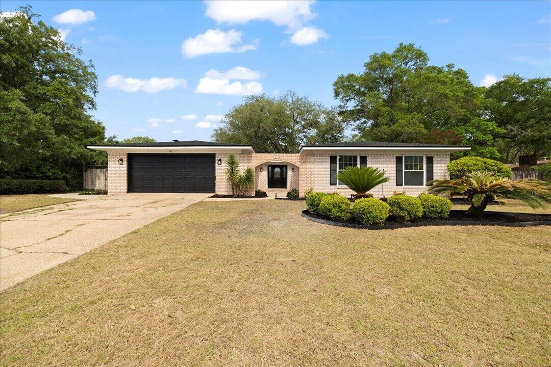 403 Cheyenne Cir in Fort Walton Beach, FL - Building Photo