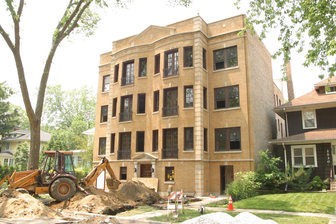 2526 Jackson Ave in Evanston, IL - Building Photo