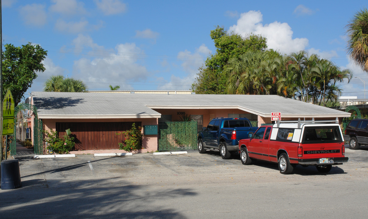 1095 SE 22nd Ave in Pompano Beach, FL - Building Photo