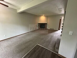 3560 NE Independence Ave in Lee's Summit, MO - Building Photo - Building Photo